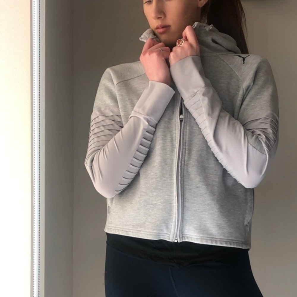 Puma Pin Tuck Zip Up Gray Cropped Jacket